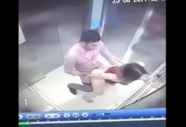 Câmera de segurança flagra casal trasando no elevador