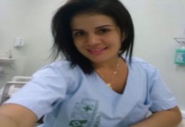 Enfermeira gostosa da upa caiu na net mostrando a boceta gulosa