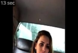 Gostosa Chapada Mostra os Peitos Dentro do Uber