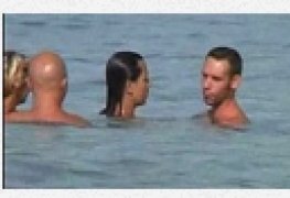 Kate e lauara putaria com seus amigos na agua do mar