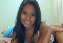 Linda Novinha Negra Pelada na Webcam