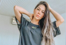 Mayra cardi pagando peitinho em vídeo no instagram