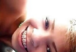 Novinha filmando a amiga se masturbar
