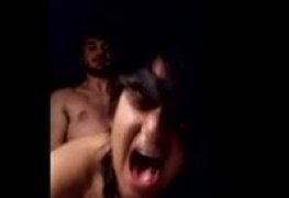 Video gritando alto com foda selvagem com carinha da balada