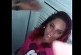 Video Laura ruiva muito bêbada caiu na net mamando dono da festa PE